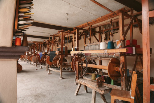 Comparing Traditional Handloom and Powerloom Practices