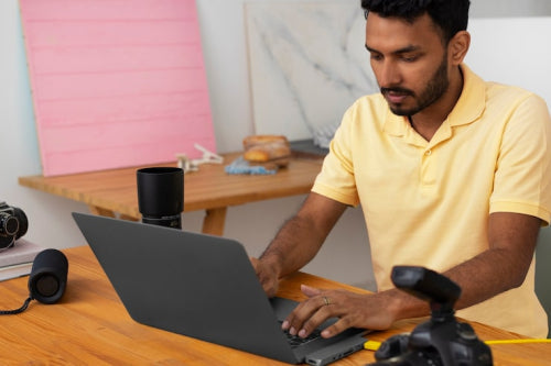 How Indian Artisans Are Using Digital Platforms to Expand Their Reach