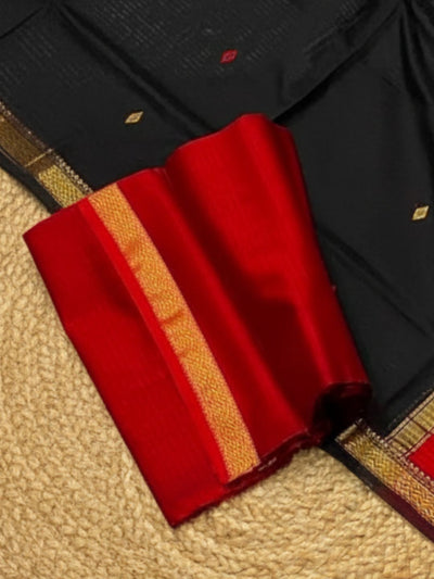 Indiehaat | Maheshwari Silk Zari Weaving Suit Red