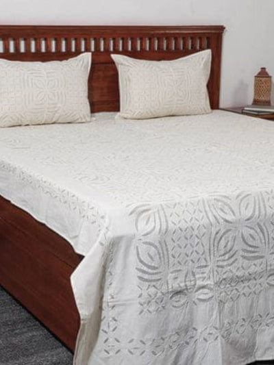 Aavaran Applique Double Bedsheet Pure White
