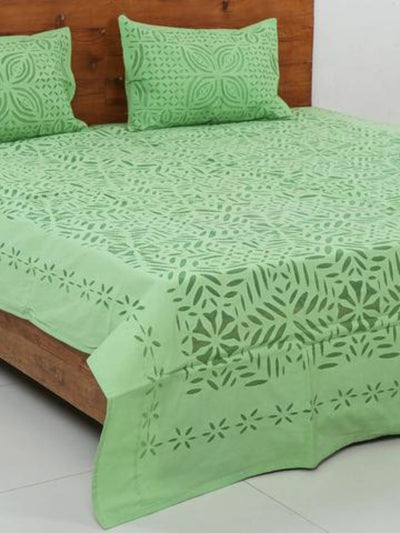 Aavaran Applique Double Bedsheet Green