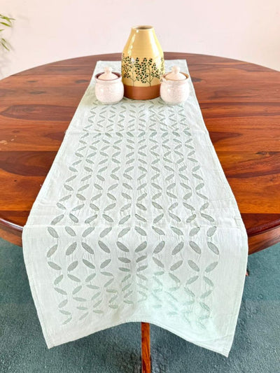 Indiehaat | Applique Cotton Table Runner & Mat Set White