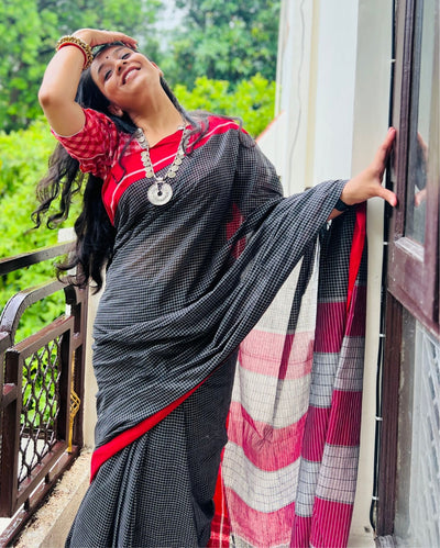 Patteda Anchu Handloom Mark Certified Pure Cotton Black Saree with Running Blouse-Indiehaat