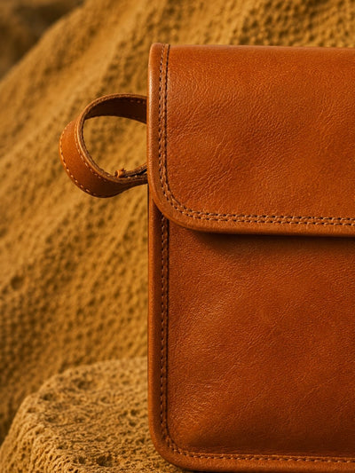 Indiehaat | Pure Leather Sling Bag Woodland Brown