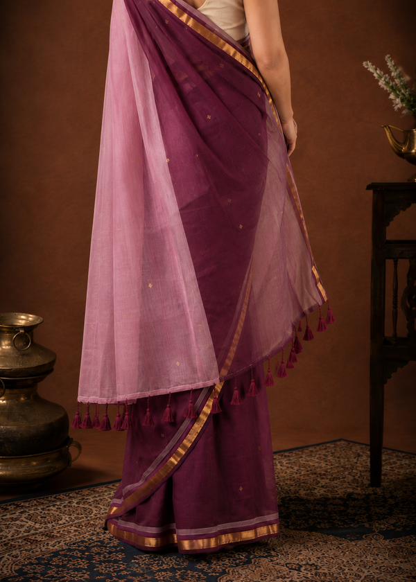 Indiehaat | Pure Handloom Mul Cotton Sequin Saree Red & Pink